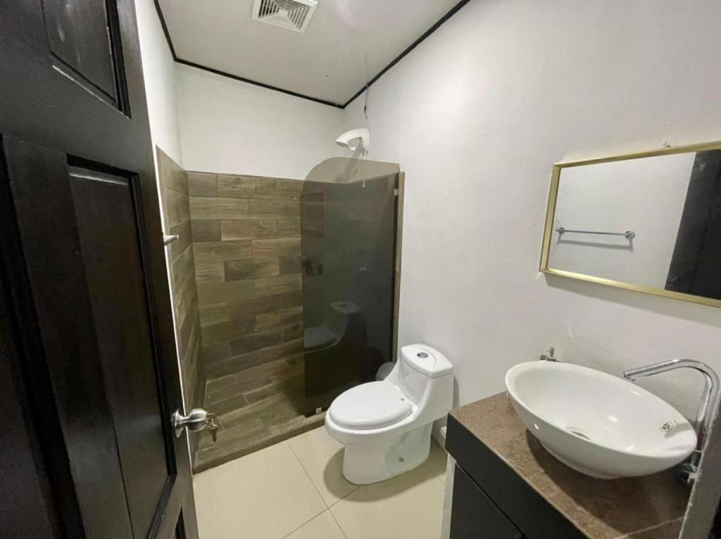 Apartamentos Cielo #1, Airport Juan Santamaria Alajuela Buitenkant foto